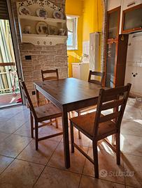 Tavolo più sedie