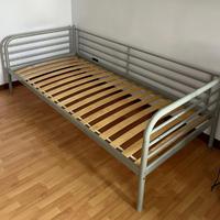 Struttura letto + materasso e cucini