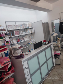Mobili negozio abbigliamento bambini