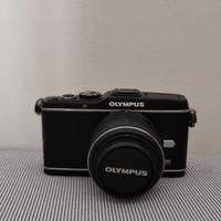 macchina fotografica Olympus pen e-p3 