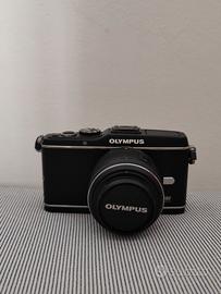 macchina fotografica Olympus pen e-p3 