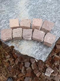 PAVIMENTO IN PIETRA NATURALE