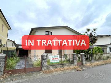 VILLA SINGOLA A CANNETO SULL'OGLIO