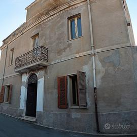 Intera Palazzina da ristrutturare mq.190 - Tissi