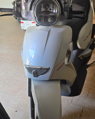 Scarabeo 300 cc