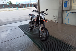 KTM 640 Lc4 Supermoto