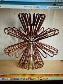 Lampadario da terra in metallo