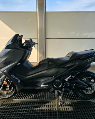 Yamaha tmax
