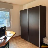 Armadio in legno ante scorrevoli