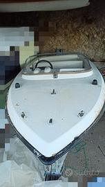 motoscafo con motore Suzuki 