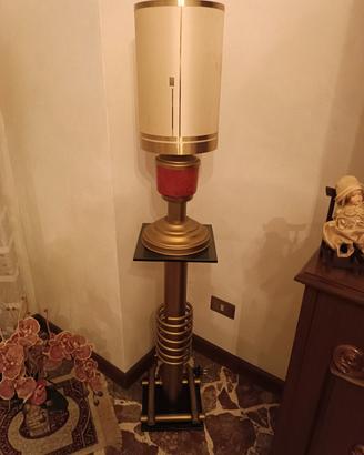 Lume con colonna 