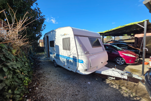 Roulotte hobby de luxe qnno 2001