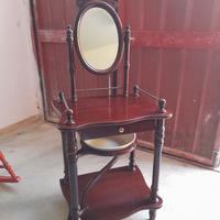 toletta con specchio per camera