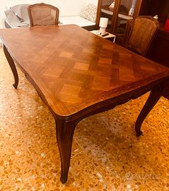 Tavolo allungabile e sei sedie