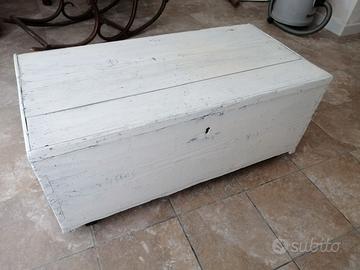 Cassa antica rustica in legno massello