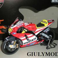 Minichamps ducati showbike 2011 valentino rossi