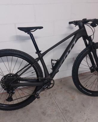 Componenti e abbigliamento vari MTB