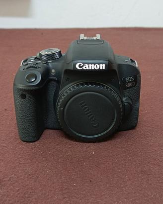 Canon 800D + Caricatore, batteria e Dummy Battery