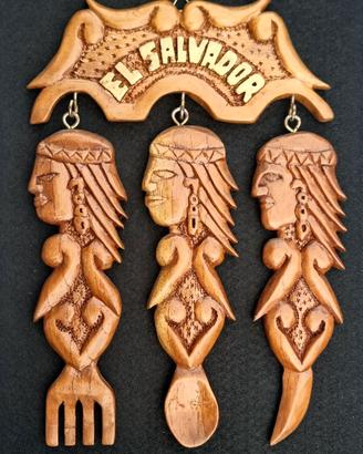 Pannello in legno intagliato "El Salvador"