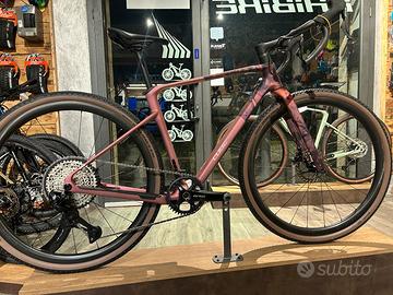 Gravel Cube Nuroad Ex Shimano Grx Di2