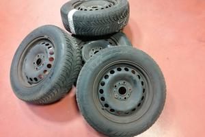 Cerchi in ferro, gomme e copricerchi