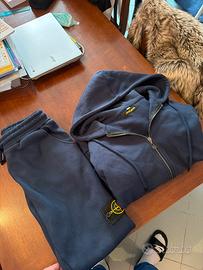 Tuta stone island colore blu