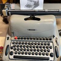 Macchina da scrivere Olivetti Lexicon 80