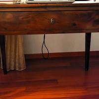 Mobile scrittoio in massello / Tavolo Antiquariato