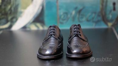 Scarpe classiche in pelle nera numero 42 e mezzo