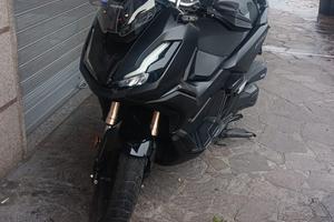 Honda ADV 350 Black 2024 – Pari al Nuovo