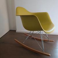 VITRA, Eames RAR dondolo