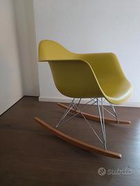 VITRA, Eames RAR dondolo