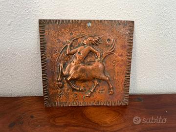 Placca artistica in rame del segno z. “Sagittario”