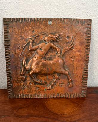 Placca artistica in rame del segno z. “Sagittario”