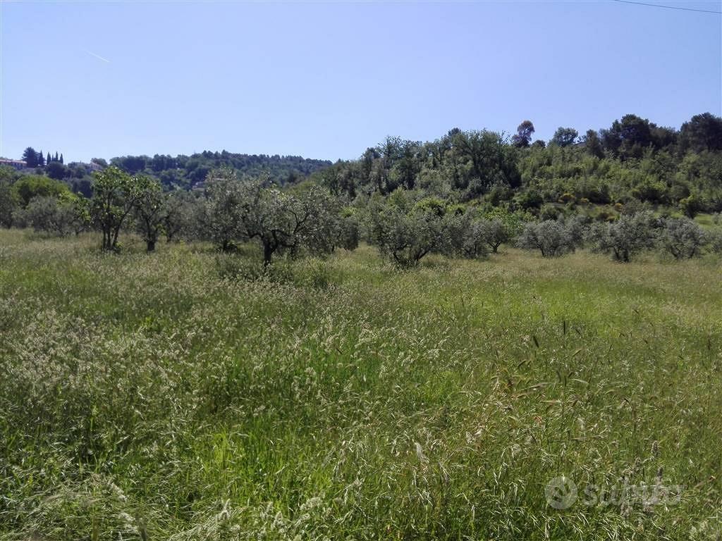Terreno di 80 m² a Terni - Vista 2