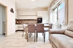 Trilocale ristrutturato e arredato mm loreto