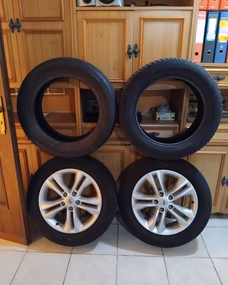 Ruote con cerchi orginali Nissan