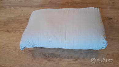 Cuscino per letto con fodera beige