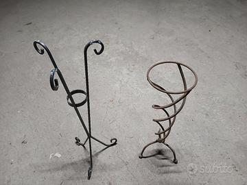 2 porta vasi in ferro battuto 
