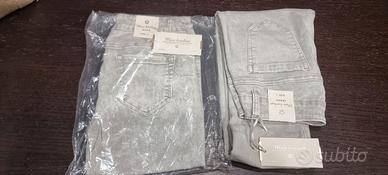 Due  jeans color ghiaccio