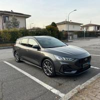 Ford focus ST-Line Design s ecoboost 1.0 Hybrid 
