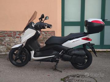 Yamaha X Max 250