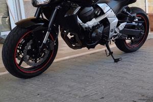 Kavasaki Z750 R
