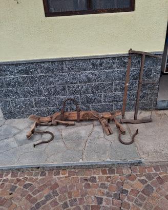 giogo per buoi e sega da legno