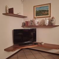 mensole e tavolino
