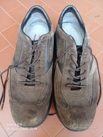 Eleganti scarpe da passeggio scamosciate
