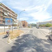 Fiumicino trilocale con balcone e posto auto