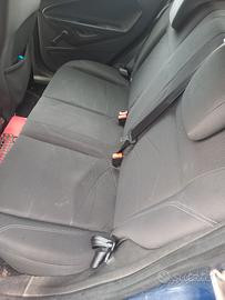 Fiesta con problemi al motore