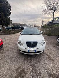 Lancia Ypsilon 1.3 MJT 75 CV Platino