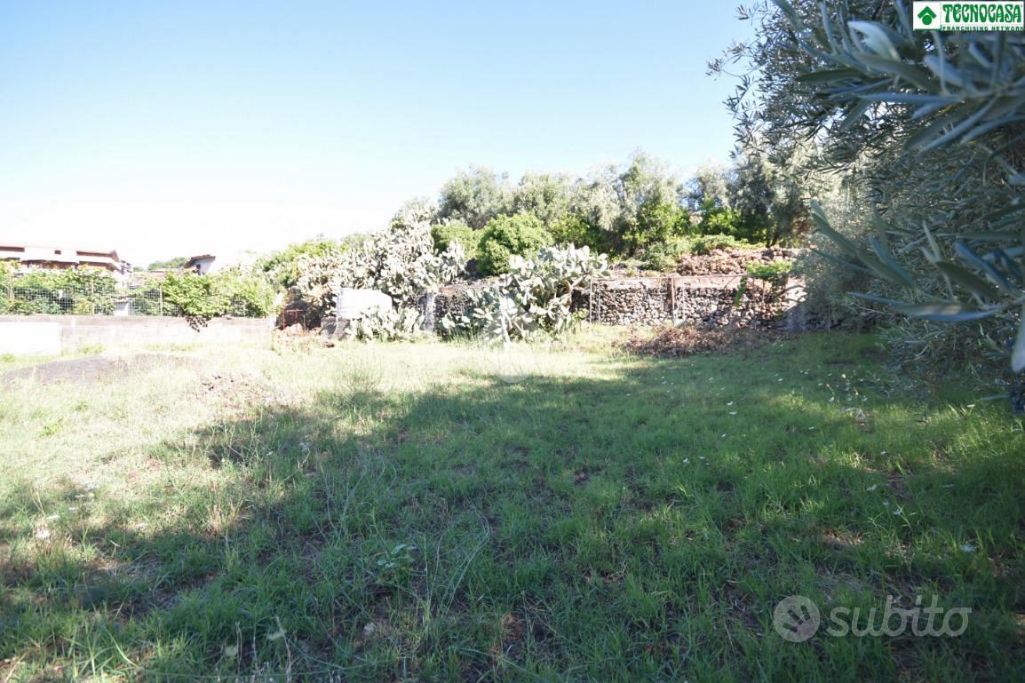 TER. RESIDENZIALE A GRAVINA DI CATANIA - Vista 5